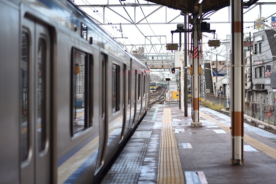 folding electric bike commuter train station urban